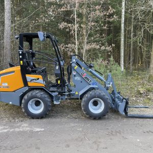 Radlader Giant G2500HD mit Palettengabel