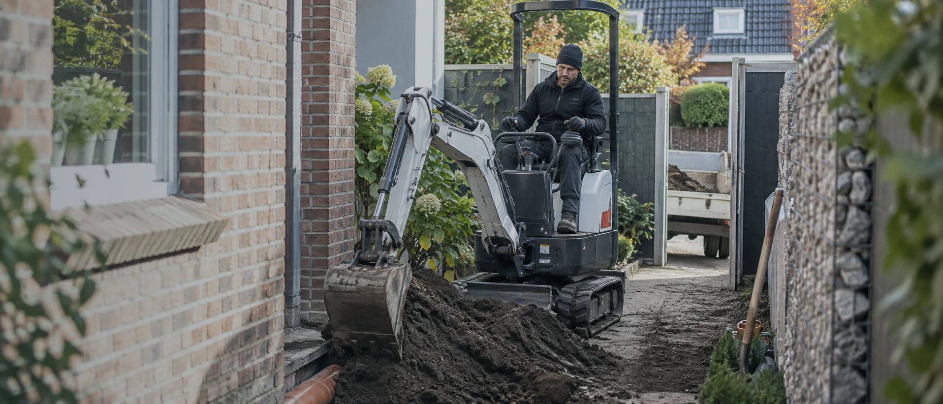 Microbagger für enge Zugänge: Wann der BOBCAT E10Z sinnvoll ist | Ziel Baumaschinen