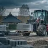 Paletten und Baustoffe mit Radlader bewegen: Logistik auf kleinen Baustellen | Ziel Baumaschinen